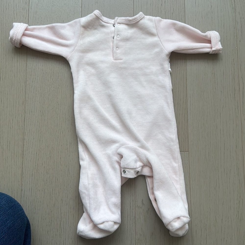 Pack of 2Baby girl footed onesies - dark pink & baby pink - 0-3 and 3-6 months - Picture 9 of 12